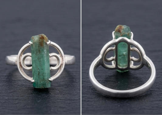 Raw Crystal Emerald Column Ring