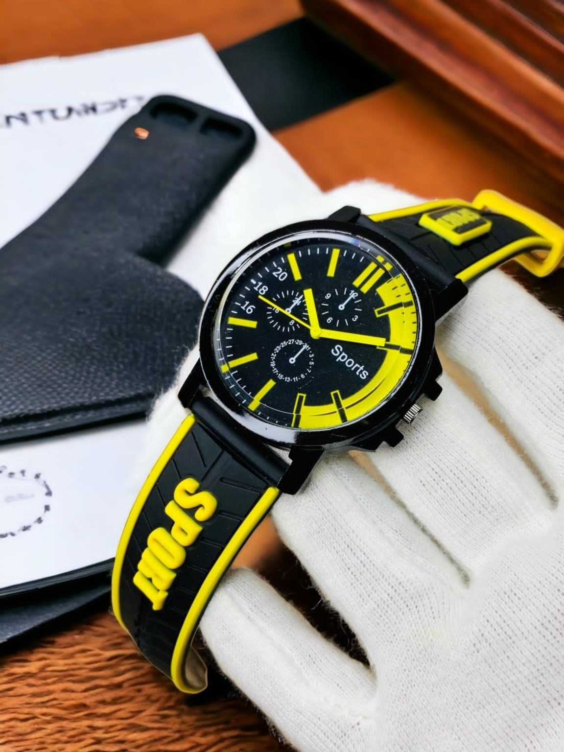 Stylish Sports Analog Rubber Strap Watch for Men